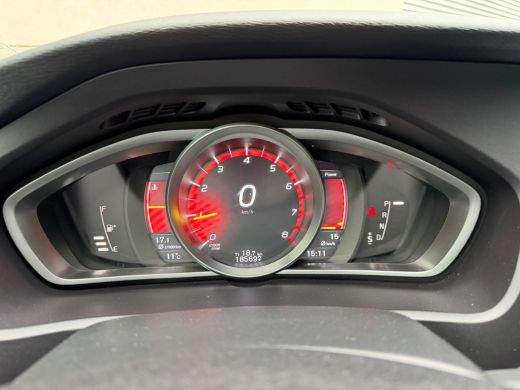 Volvo  V40 1.5 T3 Polar+ Sport LED-Pano-H&K-Keyless-Camera ActivLease financial lease