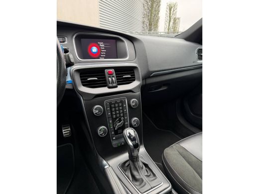 Volvo  V40 1.5 T3 Polar+ Sport LED-Pano-H&K-Keyless-Camera ActivLease financial lease