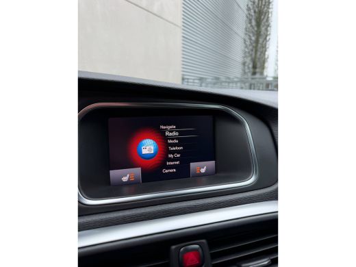 Volvo  V40 1.5 T3 Polar+ Sport LED-Pano-H&K-Keyless-Camera ActivLease financial lease