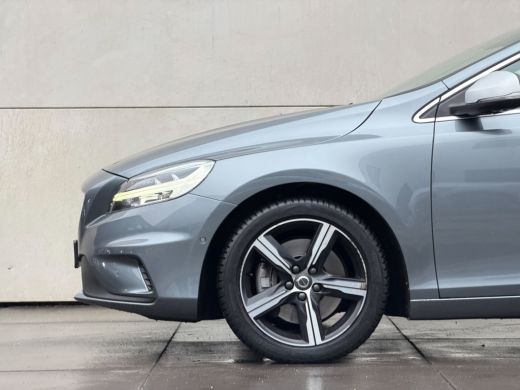 Volvo  V40 1.5 T3 Polar+ Sport LED-Pano-H&K-Keyless-Camera ActivLease financial lease