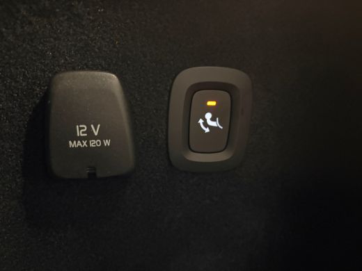 Volvo  V60 T8 AWD Recharge Ultra Dark | Trekhaak | Schuifdak | 455pk | Head-Up Display | Harman Kardon | Ada... ActivLease financial lease