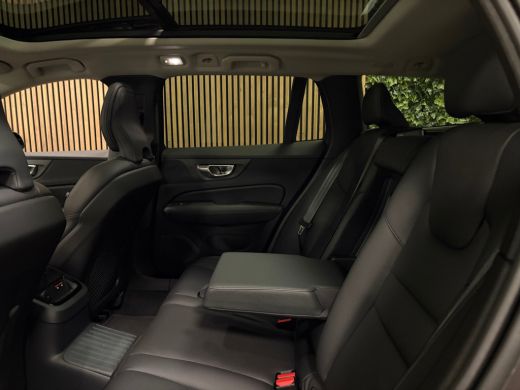 Volvo  V60 T8 AWD Recharge Ultra Dark | Trekhaak | Schuifdak | 455pk | Head-Up Display | Harman Kardon | Ada... ActivLease financial lease