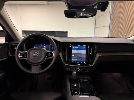 Volvo  V60 T8 AWD Recharge Ultra Dark | Trekhaak | Schuifdak | 455pk | Head-Up Display | Harman Kardon | Ada... ActivLease financial lease