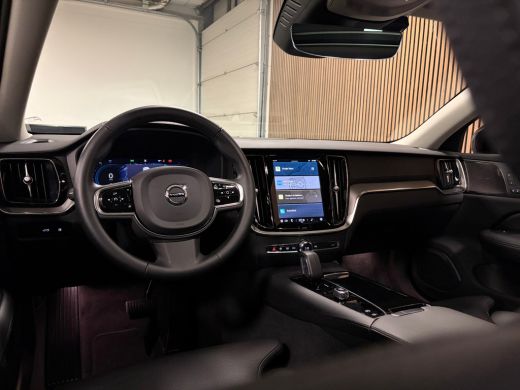 Volvo  V60 T8 AWD Recharge Ultra Dark | Trekhaak | Schuifdak | 455pk | Head-Up Display | Harman Kardon | Ada... ActivLease financial lease