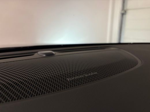 Volvo  V60 T8 AWD Recharge Ultra Dark | Trekhaak | Schuifdak | 455pk | Head-Up Display | Harman Kardon | Ada... ActivLease financial lease