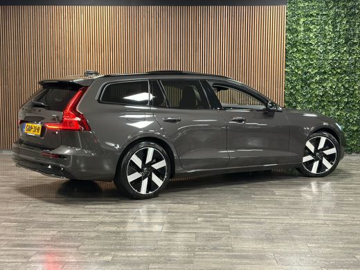 Volvo  V60 T8 AWD Recharge Ultra Dark | Trekhaak | Schuifdak | 455pk | Head-Up Display | Harman Kardon | Ada... ActivLease financial lease