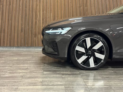 Volvo  V60 T8 AWD Recharge Ultra Dark | Trekhaak | Schuifdak | 455pk | Head-Up Display | Harman Kardon | Ada... ActivLease financial lease