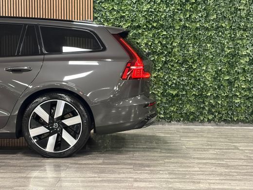 Volvo  V60 T8 AWD Recharge Ultra Dark | Trekhaak | Schuifdak | 455pk | Head-Up Display | Harman Kardon | Ada... ActivLease financial lease