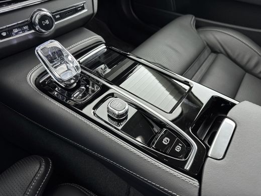 Volvo  V90 T8 Recharge Ultra Dark | 20" | Luchtvering | Geventileerd Nappa | Massagestoelen | Bowers & Wilki... ActivLease financial lease