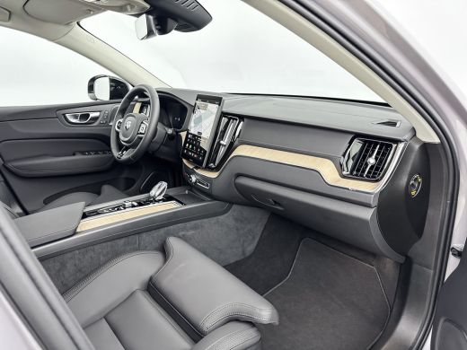 Volvo  XC60 T6 Recharge Ultra Dark | Facelift | 20" | Trekhaak | Panoramadak | Head-up | Harman Kardon | 360 ... ActivLease financial lease