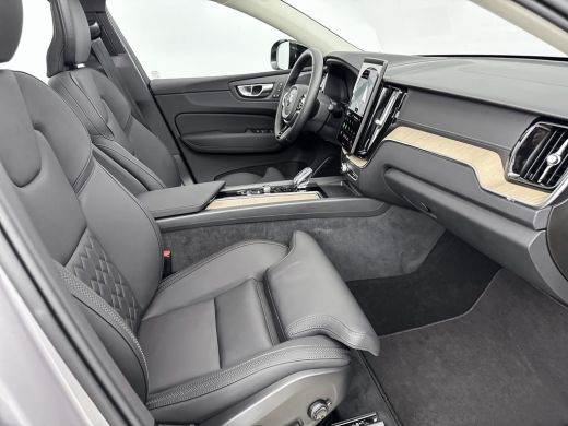 Volvo  XC60 T6 Recharge Ultra Dark | Facelift | 20" | Trekhaak | Panoramadak | Head-up | Harman Kardon | 360 ... ActivLease financial lease