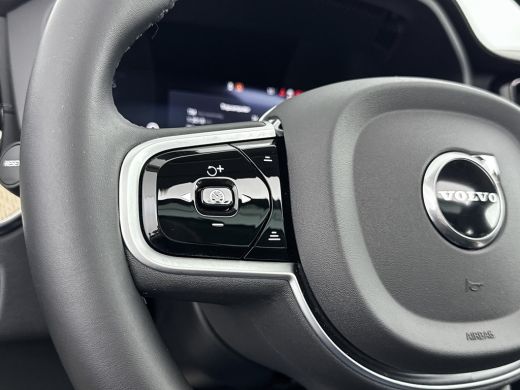 Volvo  XC60 T6 Recharge Ultra Dark | Facelift | 20" | Trekhaak | Panoramadak | Head-up | Harman Kardon | 360 ... ActivLease financial lease