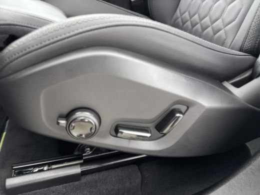 Volvo  XC60 T6 Recharge Ultra Dark | Facelift | 20" | Trekhaak | Panoramadak | Head-up | Harman Kardon | 360 ... ActivLease financial lease