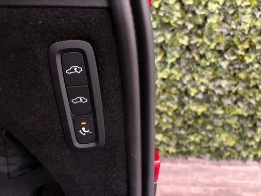 Volvo  XC90 T8 AWD Recharge Ultra Dark | Luchtvering | Trekhaak | All Season banden | 360&deg; Camera | Head-Up D... ActivLease financial lease