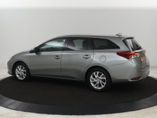 Toyota Auris 1.8 Hybrid Executive | Stoelverwarming | Half leder | Navigatie | Keyless | Climate control | Cru...