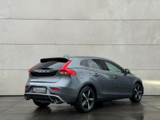 Volvo  V40 1.5 T3 Polar+ Sport LED-Pano-H&K-Keyless-Camera