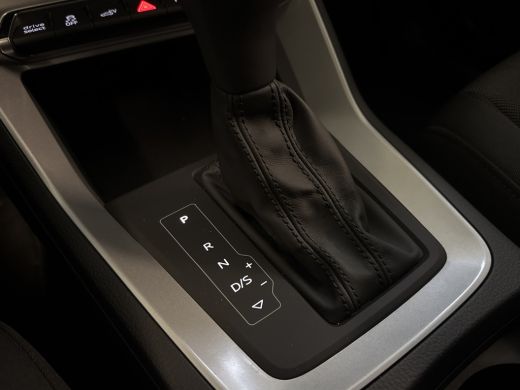 Audi Q3 45 TFSIe 245PK S-TRONIC S-LINE HYBRID CARPLAY/PDC/VIRTUAL ActivLease financial lease