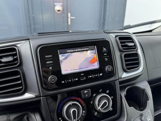 Citroën Jumper 2.2 BlueHDi 120 S&S L2H1 3.0t | Achteruitrijcamera | Camerabeeld in binnenspiegel | Cruise control ActivLease financial lease