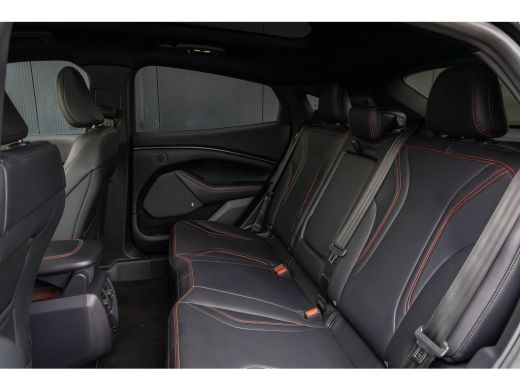 Ford Mustang Mach-E Mach-E Extended AWD 98 kWh | Panoramadak | B&O Audio | 360 camera | Leder | Elec. stoel | Dodehoe... ActivLease financial lease