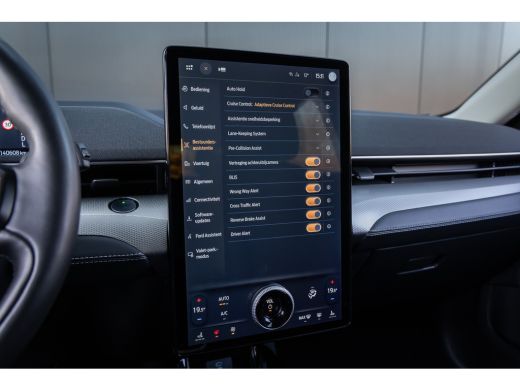 Ford Mustang Mach-E Mach-E RWD 75 kWh | TECHNOLOGY PACK | Achteruitrijcamera | Airco (automatisch) | Apple Carplay/An... ActivLease financial lease