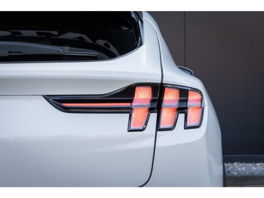 Ford Mustang Mach-E Mach-E RWD 75 kWh | TECHNOLOGY PACK | Achteruitrijcamera | Airco (automatisch) | Apple Carplay/An... ActivLease financial lease