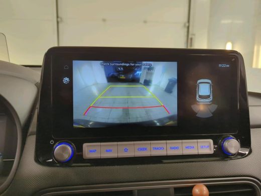 Hyundai Kona EV Fashion 64 kWh NL-AUTO | SOH 100% | NAVI | CAMERA ActivLease financial lease