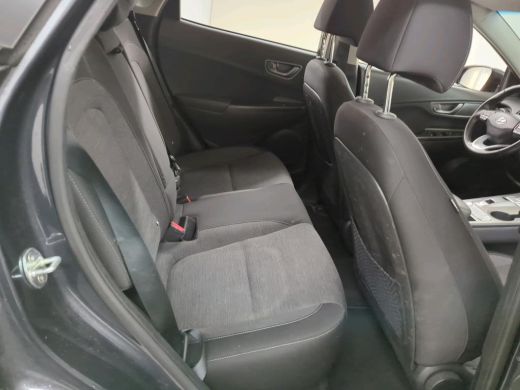 Hyundai Kona EV Fashion 64 kWh NL-AUTO | SOH 100% | NAVI | CAMERA ActivLease financial lease