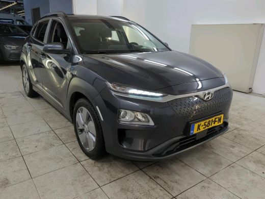 Hyundai Kona EV Fashion 64 kWh NL-AUTO | SOH 100% | NAVI | CAMERA ActivLease financial lease