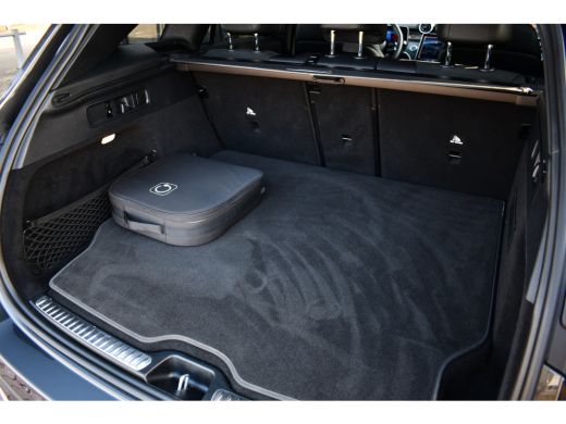 Mercedes-Benz GLC 300e 4MATIC AMG Trekh Distr Burmester ActivLease financial lease