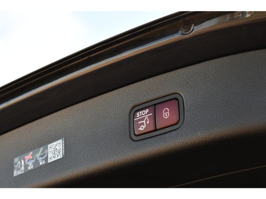 Mercedes-Benz GLC 300e 4MATIC AMG Trekh Distr Burmester ActivLease financial lease