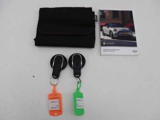 Mini Electric Yours 33kWh | SOH 100% | Panoramadak | Leder | Stoelverwarming | Camera | Warmtepomp | Keyless | ... ActivLease financial lease