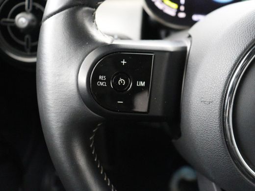 Mini Electric Yours 33kWh | SOH 100% | Panoramadak | Leder | Stoelverwarming | Camera | Warmtepomp | Keyless | ... ActivLease financial lease