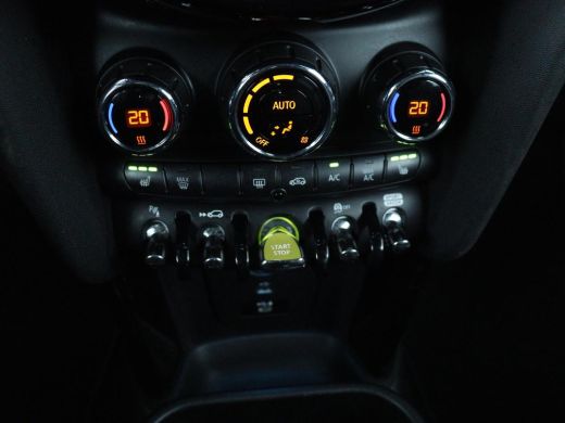 Mini Electric Yours 33kWh | SOH 100% | Panoramadak | Leder | Stoelverwarming | Camera | Warmtepomp | Keyless | ... ActivLease financial lease