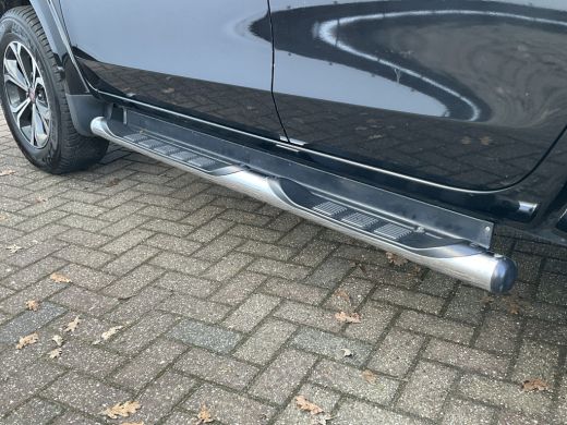 Mitsubishi L200 5-Pers 2.4D LX Double Cab Trekhaak 3500kg Leer Nav/Cam 5 zits ActivLease financial lease