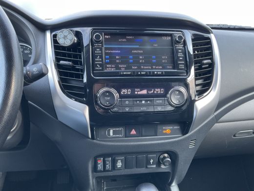 Mitsubishi L200 5-Pers 2.4D LX Double Cab Trekhaak 3500kg Leer Nav/Cam 5 zits ActivLease financial lease