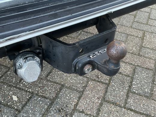 Mitsubishi L200 5-Pers 2.4D LX Double Cab Trekhaak 3500kg Leer Nav/Cam 5 zits ActivLease financial lease