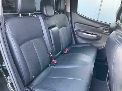 Mitsubishi L200 5-Pers 2.4D LX Double Cab Trekhaak 3500kg Leer Nav/Cam 5 zits ActivLease financial lease