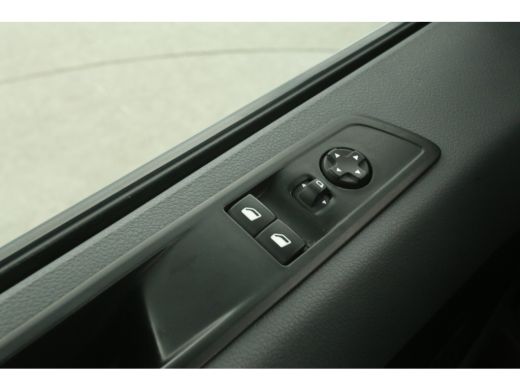 Opel Vivaro 2.0 CDTI L2H1 | 145PK | Airco | Cruise | Carplay | Camera | 3 Zits | Trekhaak | Navi ActivLease financial lease