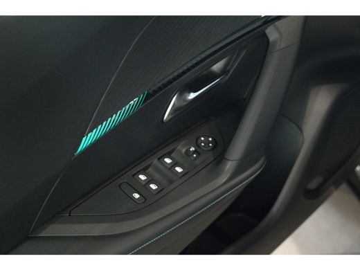 Peugeot 2008 1.2 130PK | Allure Pack | Achteruitrijcamera | 16 Inch LMV | Parkeersensoren achter | Dakrails | ... ActivLease financial lease