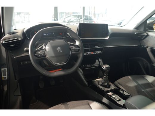 Peugeot 2008 1.2 130PK | Allure Pack | Achteruitrijcamera | 16 Inch LMV | Parkeersensoren achter | Dakrails | ... ActivLease financial lease