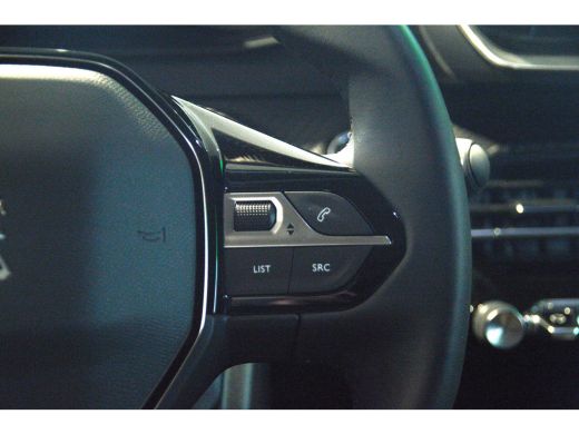 Peugeot 2008 1.2 130PK | Allure Pack | Achteruitrijcamera | 16 Inch LMV | Parkeersensoren achter | Dakrails | ... ActivLease financial lease