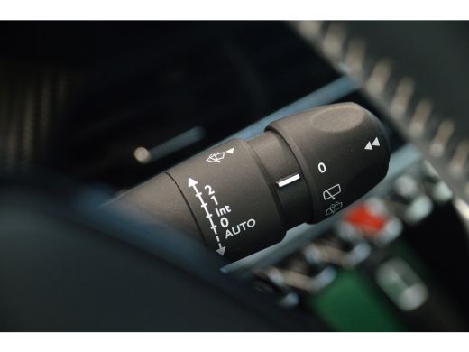 Peugeot 2008 1.2 130PK | Allure Pack | Achteruitrijcamera | 16 Inch LMV | Parkeersensoren achter | Dakrails | ... ActivLease financial lease