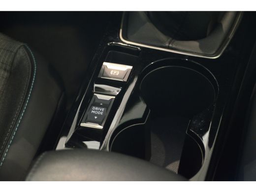 Peugeot 2008 1.2 130PK | Allure Pack | Achteruitrijcamera | 16 Inch LMV | Parkeersensoren achter | Dakrails | ... ActivLease financial lease