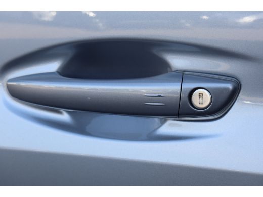 Peugeot 208 1.2 PURETECH 100PK GT PACK | Camera Voor + Achter | Sfeerverlichting | Keyless | Apple Carplay / ... ActivLease financial lease