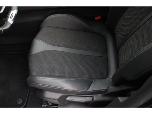 Peugeot 3008 1.2 PureTech GT | Automaat | Navigatie | Camera | NL auto | 30.000km | Stoelverwarming | All seas... ActivLease financial lease