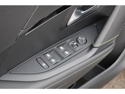 Peugeot e-208 EV GT 50 kWh | Fase 3 laden | Navigatie | Alcantara | Massage | Adaptieve cruise | Black Diamond | ActivLease financial lease