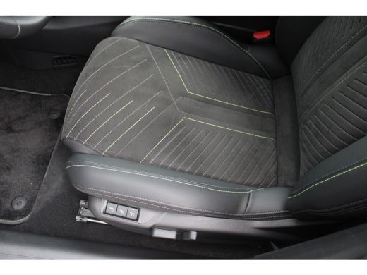 Peugeot e-208 EV GT 50 kWh | Fase 3 laden | Navigatie | Alcantara | Massage | Adaptieve cruise | Black Diamond | ActivLease financial lease
