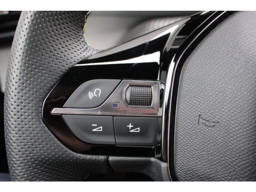 Peugeot e-208 EV GT 50 kWh | Fase 3 laden | Navigatie | Alcantara | Massage | Adaptieve cruise | Black Diamond | ActivLease financial lease