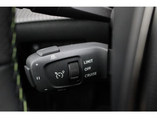 Peugeot e-208 EV GT 50 kWh | Fase 3 laden | Navigatie | Alcantara | Massage | Adaptieve cruise | Black Diamond | ActivLease financial lease