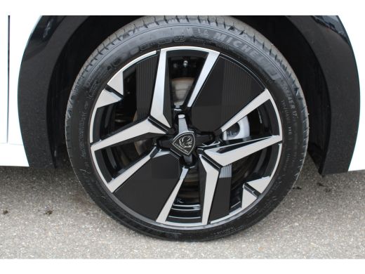 Peugeot e-208 EV GT 50 kWh | Fase 3 laden | Navigatie | Alcantara | Massage | Adaptieve cruise | Black Diamond | ActivLease financial lease